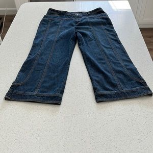 Jones Wear Capris - size 12